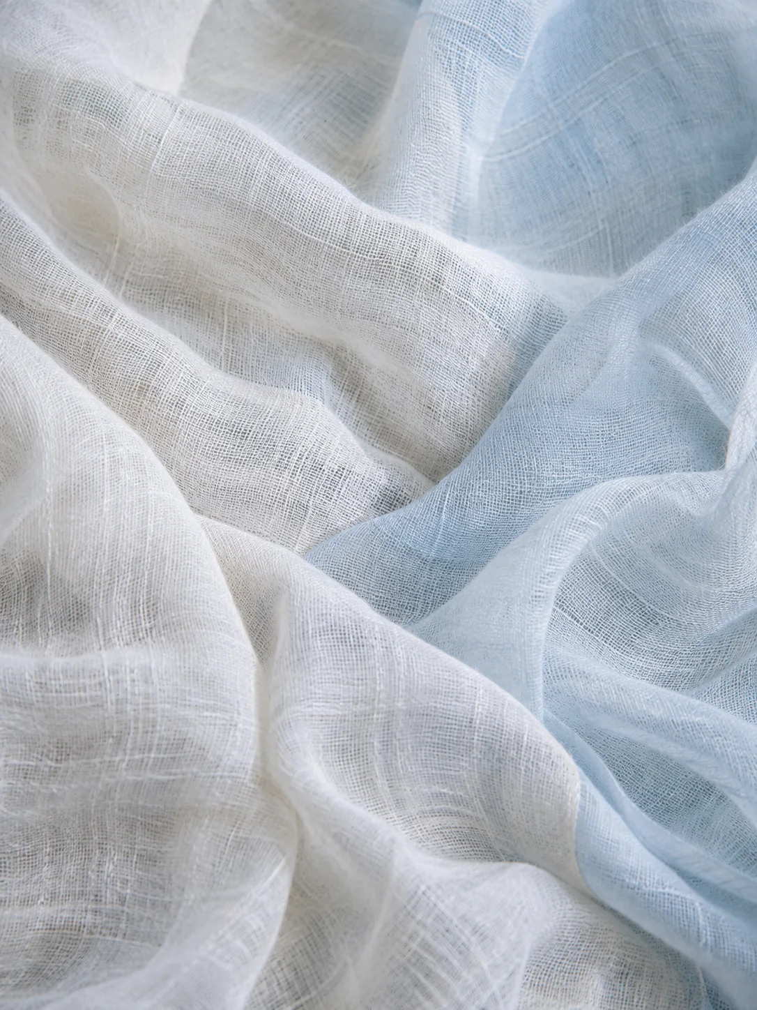 素材_Pale Linen and Blue Fabric Weave — AI-generated photograph